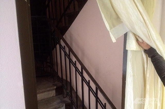 Вход в хостел — это «чёрная» лестница жилого дома. Фото: АиФ/ Людмила Алексеева